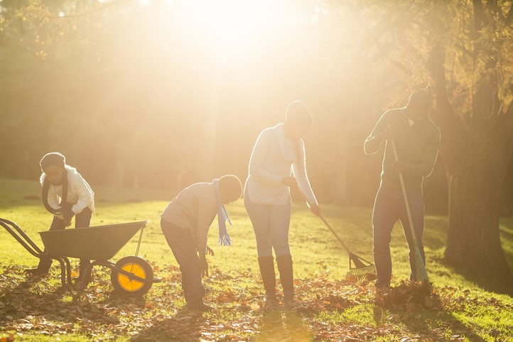 Be Rich: Serve With Your Kids